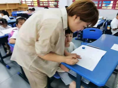 合肥創(chuàng)新推行“5+2”課后服務(wù) 以書(shū)法國(guó)畫(huà)為媒，文化經(jīng)紀(jì)人助力中華傳統(tǒng)文化傳承